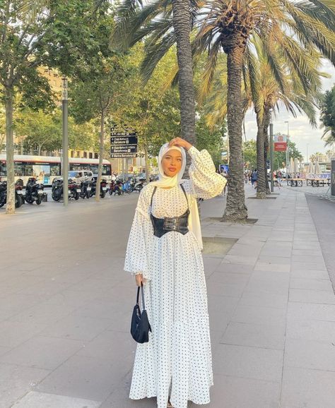 Summer Hijab Look, Hijabi Dress Outfits, Outfit Printemps, Womens Skirt Outfits, Modest Casual Outfits, Stile Hijab, Mode Hijabi, Mode Turban, Cute Modest Outfits