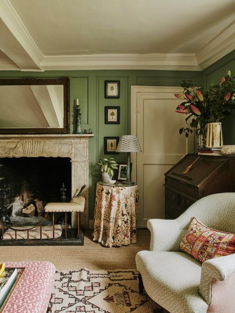 An 18th-century farmhouse brimming with colour and texture | House & Garden Folk Victorian House, Cottage Details, Colored Kitchen, Garden Uk, Century Farmhouse, Folk Victorian, House Journal, Country Interiors, English Cottages