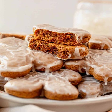 Soft Glazed Gingerbread Cookies, Rollout Gingerbread Cookies, Rolled Gingerbread Cookies, Soft Chewy Gingerbread Cookies, Soft Chewy Ginger Cookies, Soft Gingerbread Cutout Cookies, Christmas Jam Cookies, Ginger Molasses Cookies Chewy, Frosted Gingerbread Cookies