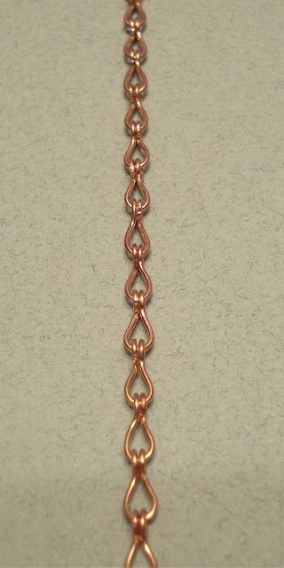 Tutoria on Making Wire Work Chain #jewelrymaking Wire Jewelry Making, Bijoux Fil Aluminium, Wire Jewelry Tutorial, Beaded Beads, Jewerly Making, Diy Wire Jewelry, Wire Work Jewelry, Handmade Wire Jewelry, Work Jewelry