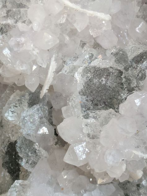 Close-up of Quartz on Cubo-Octahedral Fluorite Crystal Cluster From The Taolin Mine. Linxiang County, Hunan Province, China Crystal Close Up, Crystals Photography, Crystal Photography, Crystal Box, Fluorite Crystal, Quartz Crystals, Natural Forms, Crystal Cluster, Mineral Specimen