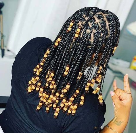 Short Knotless Box Braids, Knotless Box Braids With Beads, Short Knotless, Box Braids With Beads, Braids And Beads, Tan Skin Blonde Hair, Knotless Box Braids, Short Box Braids Hairstyles, Short Box Braids