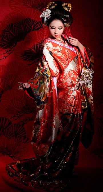 Traditional Embroidered Cranes Japanese Wedding Kimono and Headpiece for Brides Japanese Wedding Kimono, Red Kimono, Kimono Japanese, Oh My Goddess, Japanese Wedding, Geisha Art, Wedding Kimono, Bride Headpiece, Japanese Geisha