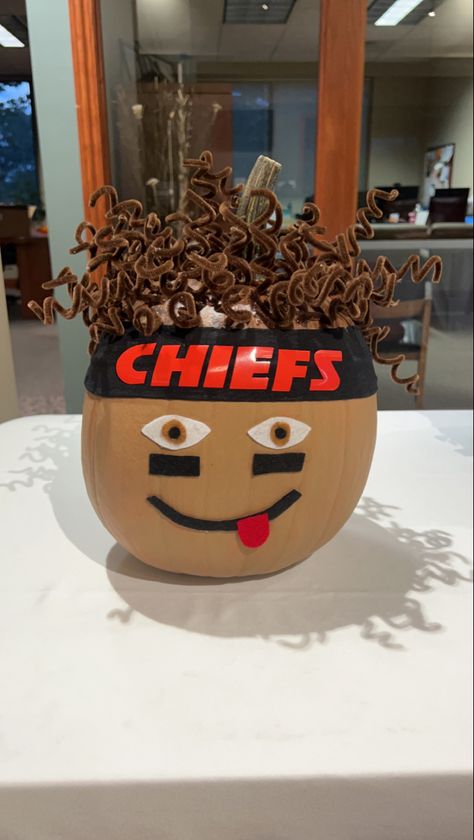 Painted Patrick Mahomes pumpkin!! 🏈💛❤️ Chiefs Pumpkin Painting, Football Pumpkin Decorating, Chiefs Pumpkin, Easy Trunk Or Treat Ideas, Easy Trunk Or Treat, Cute Painted Pumpkin Ideas, Disney Pumpkin Painting, Trunker Treat Ideas, Funny Pumpkin Carvings