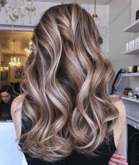 Attention Brunettes: The Chocolate Almond Hair Color is Trending for Fall Hair Color Mahogany, Mahogany Hair, Ash Blonde Hair Colour, Hair Highlights And Lowlights, Brunette Balayage, Brunette Hair With Highlights, Gorgeous Hair Color, Brown Hair With Blonde Highlights, Long Hair Color