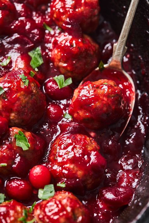 Cranberry Sauce Meatballs, Meatballs Sauce Recipe, Homemade Turkey Meatballs, Savoury Meals, Best Cranberry Sauce, Cranberry Meatballs, Winter Snack, Canned Cranberry Sauce, Meatball Sauce