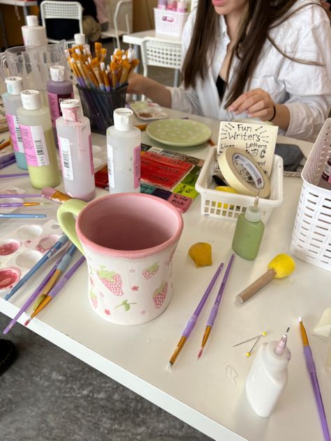 Pottery Painting Aesthetic Friends, Pottery Painting With Friends, Mug Pottery Painting, Pottery Painting Party, Pottery Party, Strawberry Mug, Ceramic Cafe, Artsy Aesthetic, Mug Pottery