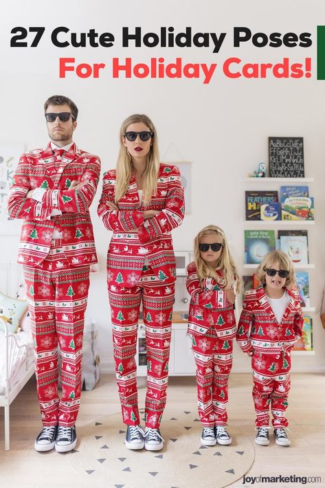 Funny Christmas Photos, Family Photo Outfits Winter, Fun Holiday Cards, Christmas Pictures Outfits, Funny Family Photos, Christmas Poses, Christmas Family Photoshoot, Family Christmas Outfits, Christmas Card Pictures