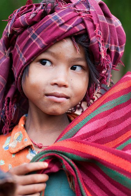 Humanity's beauty #people #oneness #heart #humanity Myanmar Kalaw, Inle Lake, Kids Around The World, Photographie Portrait Inspiration, Airbrush Art, Foto Poses, We Are The World, Old Woman, World Cultures