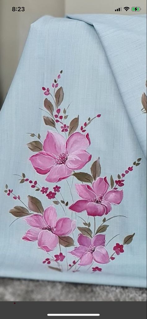 Cute Fabric Painting Ideas, Motifs For Fabric Painting, Fabric Paint Designs For Suits, Painting Design For Suits, Kurti Painting Ideas, Fabric Painting On Bedsheet, Fabric Painting Flowers Design, Hand Painted Dupattas Floral, Hand Painted Kurti Designs