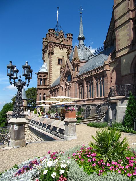 castle drachenburg germany Drachenburg Castle, Castles In Germany, Dragon Castle, Avon Business, Germany Castles, Ideas Minecraft, Castle Ruins, Fantasy Castle, Future Travel