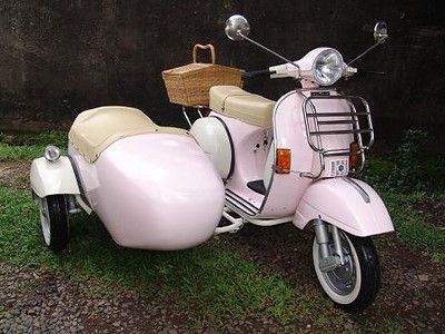 Vespa PX Pink White Sidecar 1979 | www.scooter99.com | scooter99.com | Flickr Pink Vespa, Pink Scooter, Red Vespa, Vintage Vespa, Vespa Px, Drømme Liv, Vespa Girl, Moped Scooter, Auto Retro