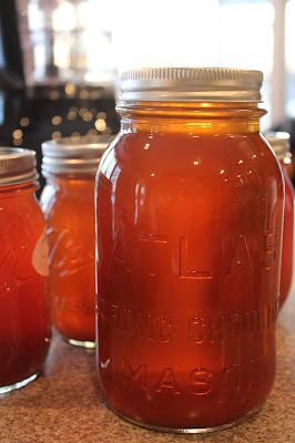 Apple Cider Moonshine, Apple Pie Drink Alcohol, Moonshine Recipes Homemade, Flavored Moonshine Recipes, Apple Pie Shots, Moonshine Drink Recipes, Apple Pie Drink, Apple Pie Moonshine Recipe, Homemade Moonshine