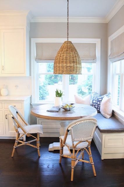 Modern Lakehouse, Banquette Ideas, Seating In Kitchen, Banquette Seating In Kitchen, Round Table And Chairs, Kitchen Banquette, Round Kitchen, Breakfast Nooks, Banquette Seating