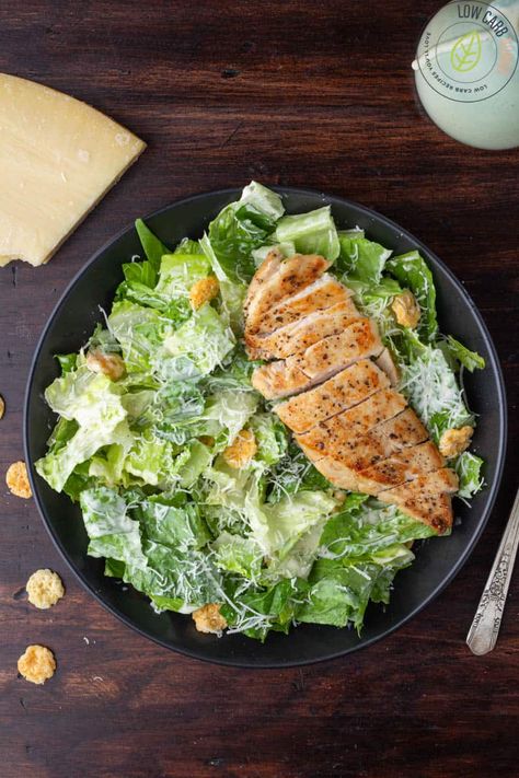 Salad Recipes Low Carb, Cena Keto, Boiled Egg Diet Plan, Low Carb Salad, Chicken Caesar Salad, Boiled Egg Diet, Diet Help, Low Carb Chicken, Caesar Salad