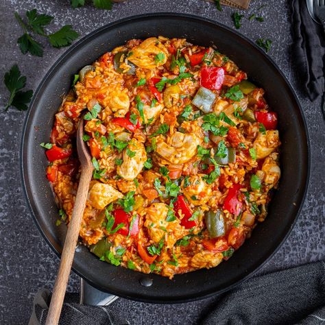 Chicken and Chorizo Jambalaya (A super easy one pot midweek dinner!) Chorizo Jambalaya, Chicken And Chorizo Risotto, Chorizo Recipes Dinner, Chorizo Chicken, Chorizo Rice, Chicken Jambalaya, Easy Paella, Cornbread With Corn, Chicken And Chorizo