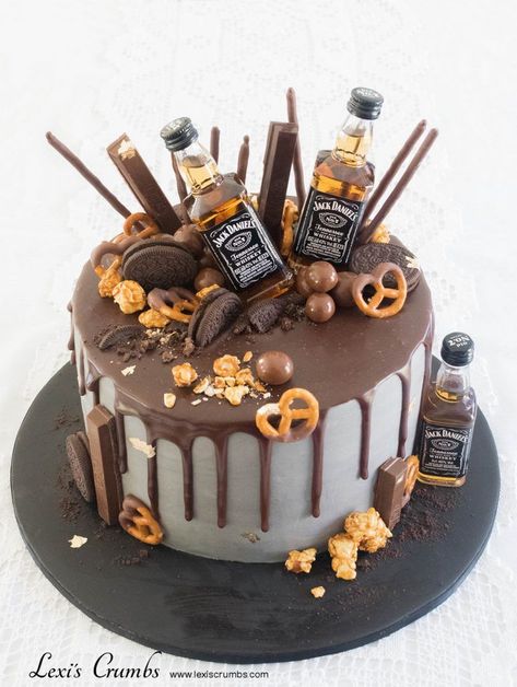 Naked Cakes Chocolate, 30th Cake For Men, 21st Cake For Guys, Jack Daniels Torte, 30th Birthday Cake For Men, Guy Cakes, Birthday Cake Ideas For Men, 21st Birthday Cake For Guys, Cake Ideas For Men