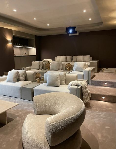 Media Room Ideas Cozy, Luxurious Home Cinema, Dream Cinema Room, Modern Traditional Basement, Aesthetic Movie Theater In House, Other Rooms In The House, Rich Rooms Dream Houses, Luxury Home Cinema Room Interior Design, Luxury Movie Room Aesthetic