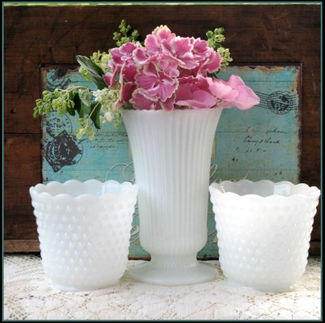 Celebration Centerpieces, Country Wedding Centerpieces, Milk Glass Centerpiece, Milk Glass Wedding, Glass Vases Wedding, Milk Glass Decor, Milk Glass Vases, Milk Glass Collection, Flea Market Style