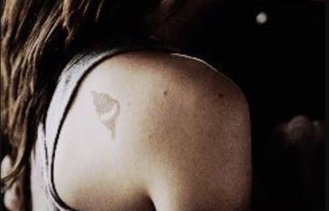 Crescent Crescent Moon Birthmark, Moon Birthmark, Birthmark Tattoo, Hayley And Elijah, Anna Akhmatova, Hayley The Originals, Back Tats, Mark Tattoo, Belly Bump