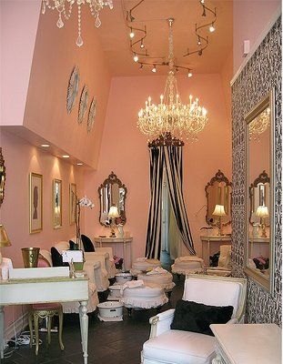 I want to go to a salon like this!!  Let's see if I can create a smaller one in a home bathroom.  ;) Girl Salon, Salon Interior Design Ideas, Salon Life, Dream Salon, Nail Salon Interior Design, Beauty Salon Interior Design, Hair Salon Interior, Interior Design Pictures, Occasion Hair