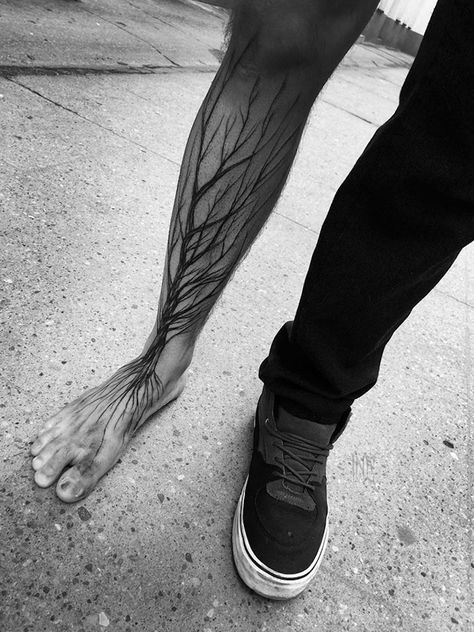 Polish tattoo artist Inez Janiak creates bold blackwork tattoos that look like charcoal sketches with imagery tinged with a hint of darkness. Tree Leg Tattoo, Tree Roots Tattoo, Polish Tattoos, Roots Tattoo, Unique Tattoos For Men, Rose Lalonde, Tattoo Trend, Forest Tattoos, Tree Tattoo Designs