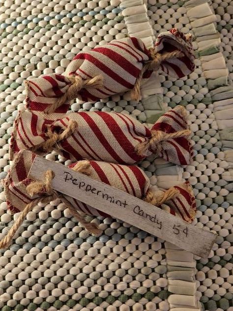 Painted Hands Decor Prim Christmas Crafts, Faux Peppermint Candy Diy, Diy Gingerbread Man Ornaments, Bell Ornaments Christmas Diy, Ginger Bread Decorations Xmas, Diy Primitive Christmas Decor, Primitive Christmas Tree Ideas, Diy Primitive Christmas Ornaments, Wooden Decor Ideas