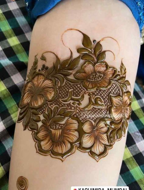 110+ Best Leg Mehndi Design (2023) Bridal Mehandi Dijain For Feet 38 Bridal Rose Mehndi Designs, Mehandi Dijain, Khafif Mehndi Designs, Leg Mehndi Design, Khafif Mehndi Design, Bridal Mehandi, Leg Mehndi, Design Mehndi, Mehndi Designs Bridal Hands