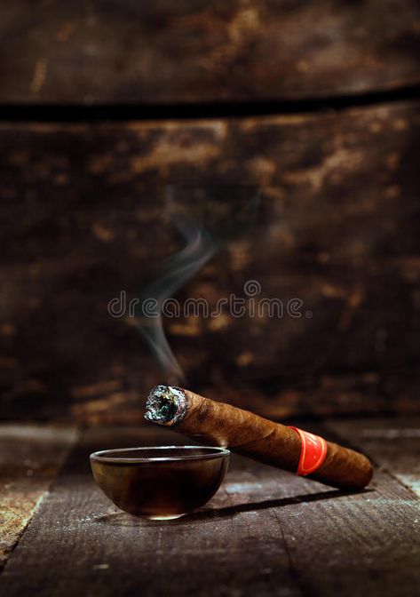 Cuban Cigars Art, Luxury Yacht Interior, Premium Cigars, Ginger Beard, Cuban Cigars, Cigars And Whiskey, Beard Tattoo, Photo D Art, Graphic Design Lessons