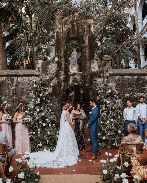 Caribe Cordial Cartagena on Instagram: “Ceremony time in M A G I C venues like this 🍃❤️🍃 #Caro&Canay •• 📸 by @verolarmz_vr @vduquefoto | •• • Design & Decor by…” Wedding Cartagena, Cartagena Wedding, Cordial, San Pedro, Design Decor, Wedding Inspo, Real Weddings, Wedding Ceremony, Lace Wedding