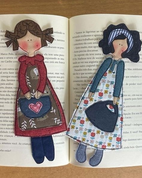 Scrap Fabric Crafts, Bookmark Craft, Collage Art Projects, Book Markers, R 25, Bookmark Gifts, Small Sewing Projects, Art Dolls Handmade, February 15