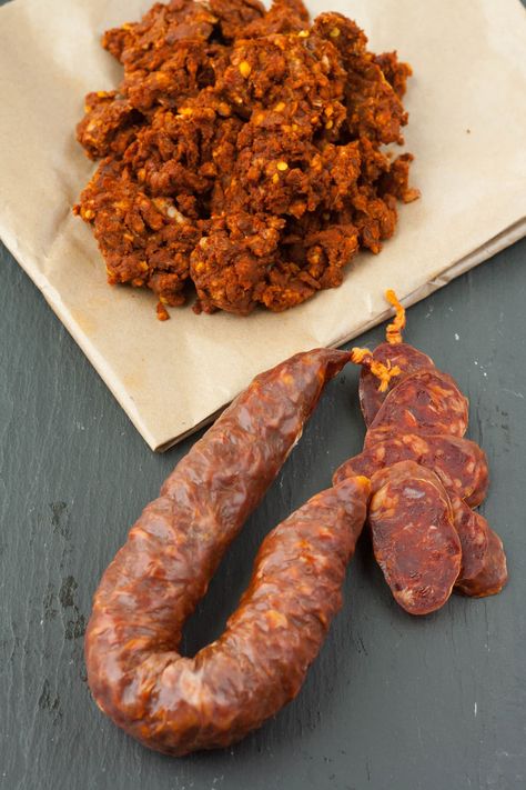 Spanish Chorizo Recipes, Spanish Sausage, Homemade Chorizo, Sausage Making Recipes, Spanish Chorizo, Homemade Sausage Recipes, Mexican Chorizo, Chorizo Recipes, Chorizo Sausage