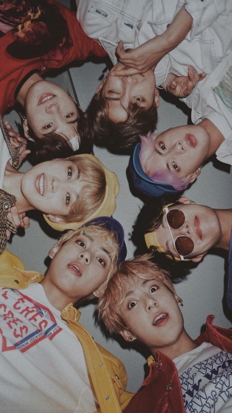 17 Kpop, Bts Group Photos, Memes Bts, Jin Bts, Bts Group, I Love Bts, Bts Edits, Bts Lockscreen, Bts Members