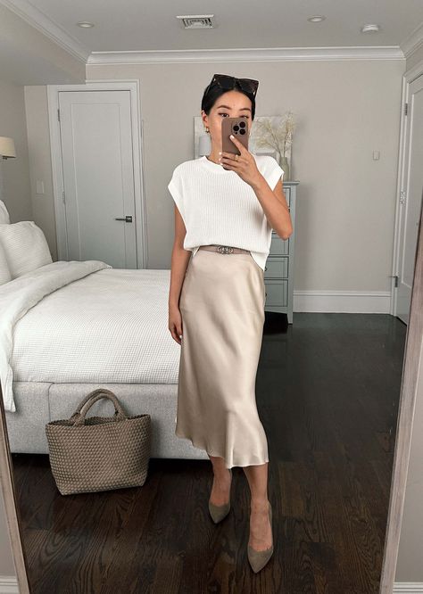 affordable silk slip skirt work outfit // cream + champagne business attire Fall Skirt Outfits, Slip Skirt Outfit, Outfit Cream, Silk Skirt Outfit, Silk Slip Skirt, Satin Skirt Outfit, Outfit Elegantes, Fall Skirt, Look Office