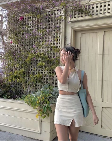 Cute Aesthetic Outfits, Corset Fashion Outfits, Spring Skirt Outfits, Ootd Poses, Corset Fashion, To Cute, Standing Poses, Casual Day Outfits, Cute Preppy Outfits