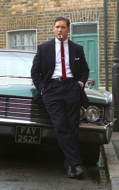 LoboSolitarioHD🐺 on Twitter: "Tom hardy en ``Legend´´… " Must See Movies, Reggie Kray, Mafia Style, Tom Hardy Legend, Legend 2015, Don Vito Corleone, Swept Back Hair, Landscape Orientation, Portrait Landscape