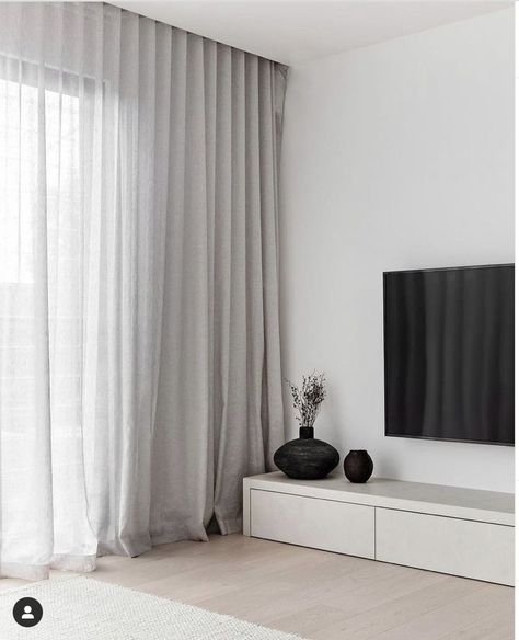 Curtains Living Room Apartment, Linen Curtains Bedroom, Linen Curtains Living Room, Lounge Curtains, Sheers Curtains Living Room, Monochromatic Interior Design, Monochrome Living Room, Lounge Room Styling, Curtains Style