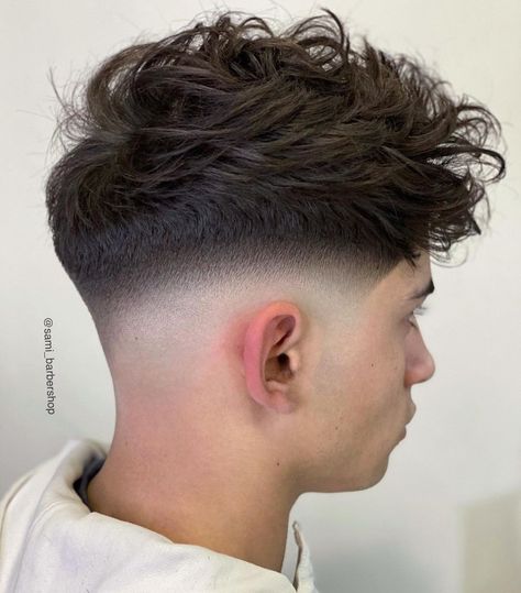 Low Fade Haircut Low Taper Fade Haircut, Mid Fade Haircut, Fade Haircut Styles, Haircut Names For Men, Haircut Selfie, Photo Hijab, Mens Haircuts Short Hair, Mens Hairstyles Fade, Low Fade Haircut