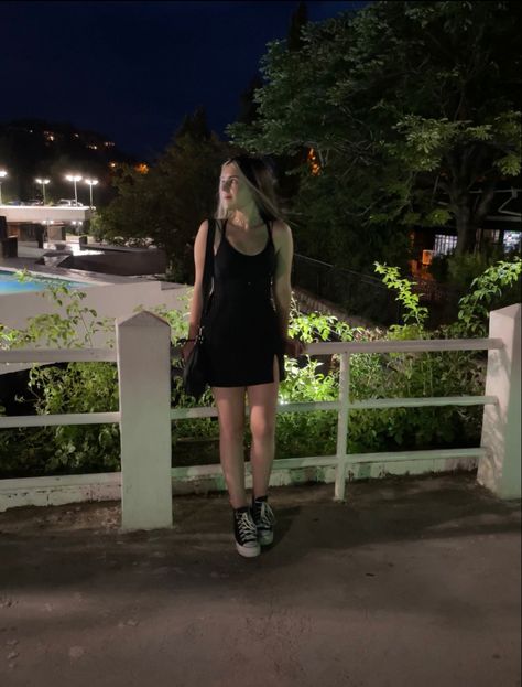 Night, converse, black dress, photoshoot Black Dress And Converse, Black Dress With Converse, Converse And Dress, Black Dress Photoshoot, Dress And Converse, Dress With Converse, Black High Top Converse, Dress Photoshoot, Basic Girl