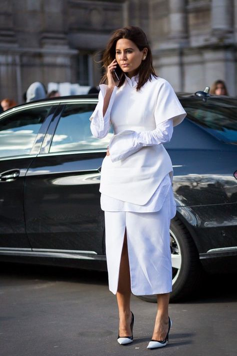 Lara Worthington, Christine Centenera, Perfect Capsule Wardrobe, Lace Dress With Sleeves, Long Sleeve Bodycon Dress, Street Style Looks, Fashion Editor, White Fashion, Skirt Outfits