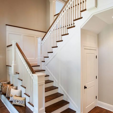 Switchback Stairs Half Closed - Photos & Ideas | Houzz U Shaped Stairs, Craftsman Staircase, U Shaped Staircase, Stair Layout, Traditional Entry, Manchester Tan, Closet Under Stairs, تحت الدرج, Traditional Staircase