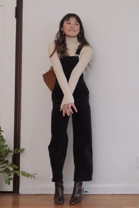 Black Corduroy Overalls, Fancy Overalls Outfit, Jumpsuit And Turtleneck Outfit, Black Overalls Fall Outfit, Fall Fits Overalls, Corduroy Dungarees Outfit, Dressy Overalls Outfits, Black Dungarees Outfit Winter, Womens Overalls Outfits Fall