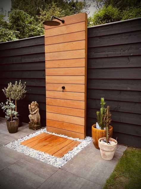 Aesthetic Backyard, Backyard Aesthetic, Landscape Backyard, Outdoor Bathroom Design, Backyard Landscape, Backyard Kitchen, Backyard Remodel, Outdoor Bathrooms, Outdoor Decor Backyard