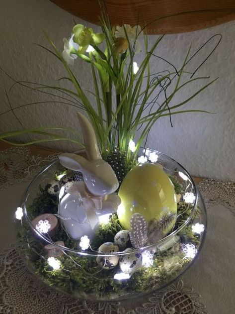 Easter Centerpieces Diy, Easter Flower Arrangements, Easter Arrangement, Deco Champetre, Easter Centerpiece, Easter Craft Decorations, Easter Tree Decorations, Easter Floral, Easter Decorations Dollar Store