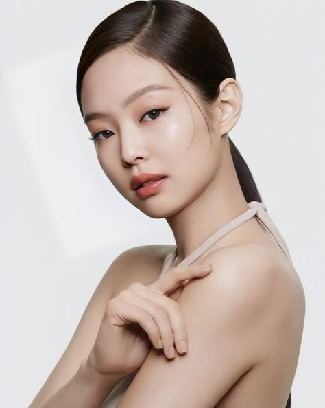 I posted Blackpink content Jennie Kim Face, Aesthetic Motto For Sbh, Jennie Model, Jenny Blackpink, Hairdo Tutorial, Jennie Coachella, Graphic Design Cards, Heavy Makeup, Aesthetic Names