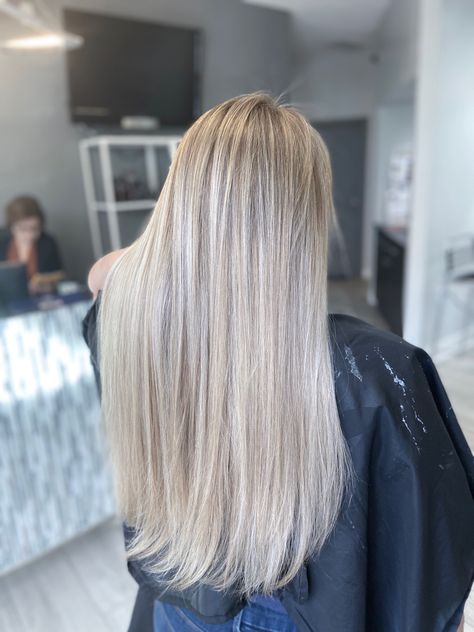 Blonde With Foils, Back To Back Blonde Foils, Long Blond Highlighted Hair, Blonde Hair Looks Highlights, Light Blonde With Highlights, Babyhighlights Balayage Blonde, Light Dimensional Blonde, Cool Blonde Hair Highlights, Dimensional Blonde Straight Hair