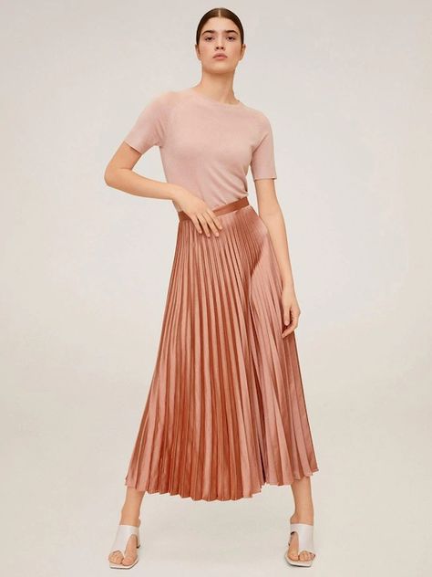 Women Peach-Coloured Solid Accordian Pleated A-Line Skirt Make all the heads turn in this pretty skirt from MANGO. #mango #ootd #trend #womenfashion #womenoutfits #outfits #women #fashion #bhfyp Pink Pleated Midi Skirt, Peach Skirt, Polka Dot Midi Skirt, Butterfly Sleeve Dress, Outfit 2020, Rock Outfit, High Street Fashion, Summer Attire, Pleated Fabric