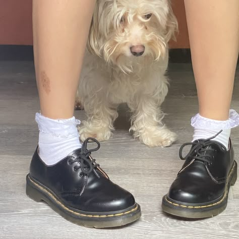 Dr Martin 1461 Outfit, Low Dc Martens, Dog Martins Outfit, Doc Martens School Shoes, Dc Martens Aesthetic, Short Martens, Short Dr Martens, Low Top Docs, Short Doc Martens