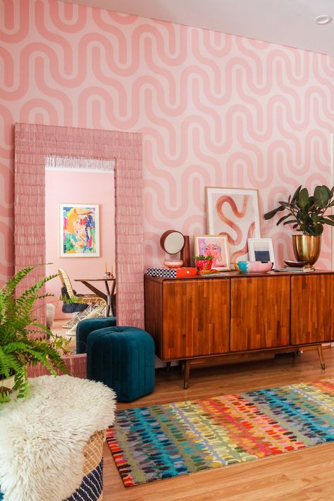 Eclectic Modern Interior, Retro Room Ideas, Colorful Maximalist Decor, Groovy Room, Dc Apartment, Chambre Inspo, Maximalist Interior, Maximalist Home, Retro Bedrooms