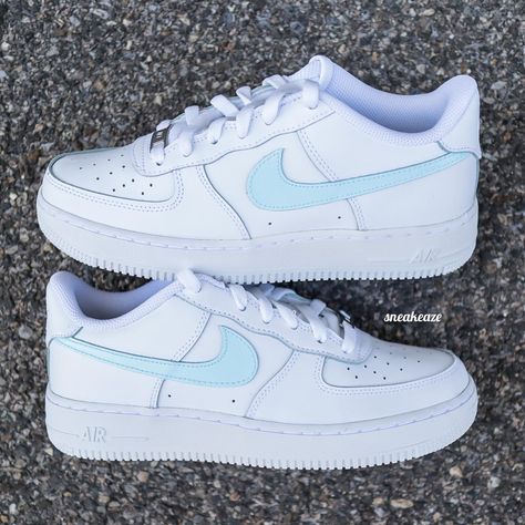 custom sneakers Air Force 1 swoosh pastel blue custom unisex Professional leather paint (Angelus) that is water resistant. Genuine & new item, sold in its original packaging Customs are made to order and it will not be possible to make a return/refund. Do not hesitate to contact me if you have any questions 😊 Each model is made by us in our workshop in Aubagne in the south of France. Sneakers Air Force, Nike Shoes Women Fashion, Nike Air Force 1 Custom, Nike Shoes Air Force, Nike Fashion Shoes, Preppy Shoes, Pretty Shoes Sneakers, All Nike Shoes, Air Force 1 Custom